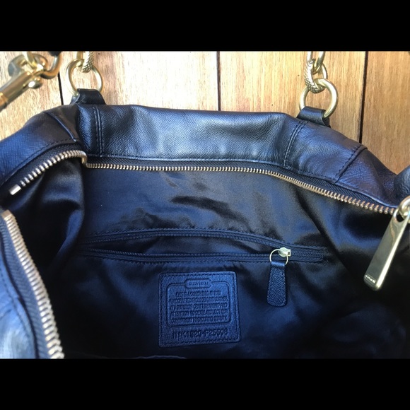 Coach black leather purse GREAT CONDITION - Picture 2 of 5